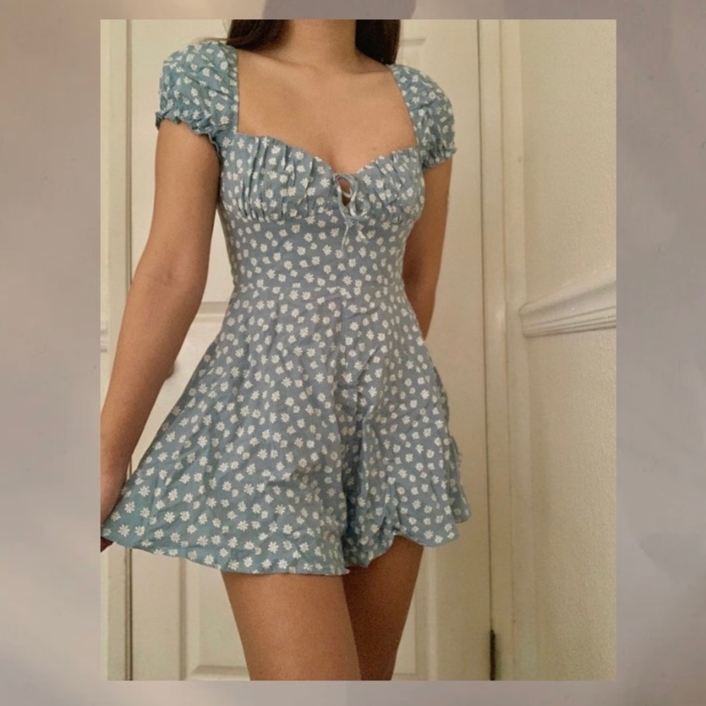 Princess Polly floral light blue romper